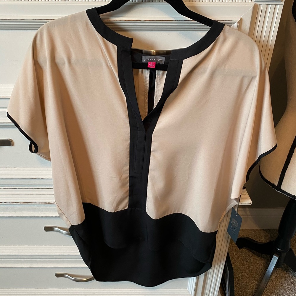Vince Camuto blouse. Small. NWT